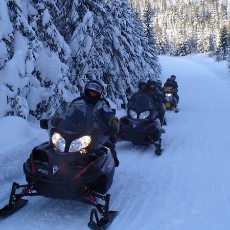 Les Chalets Baie Cascouia Larouche Luaran gambar