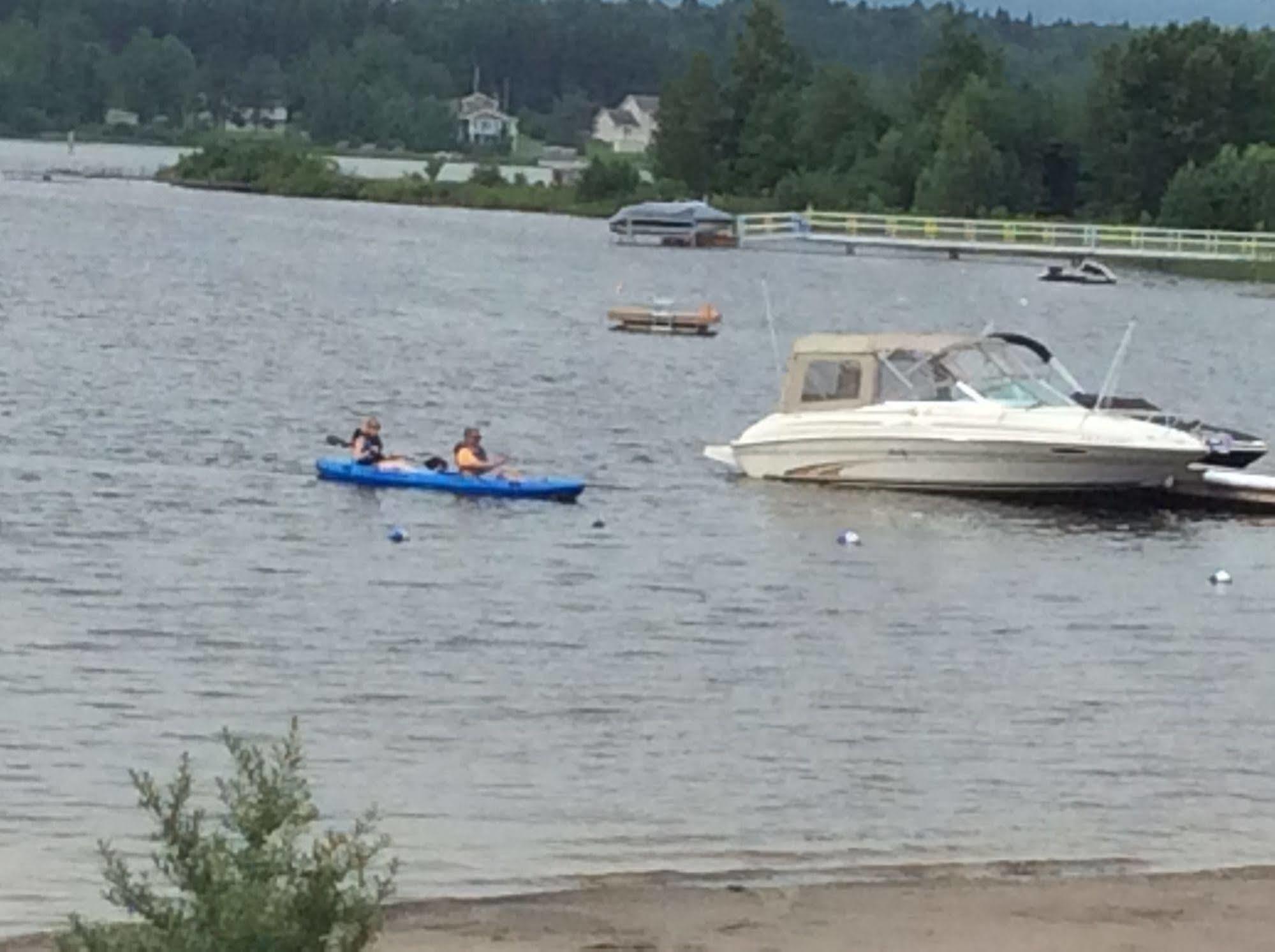 Les Chalets Baie Cascouia Larouche Luaran gambar