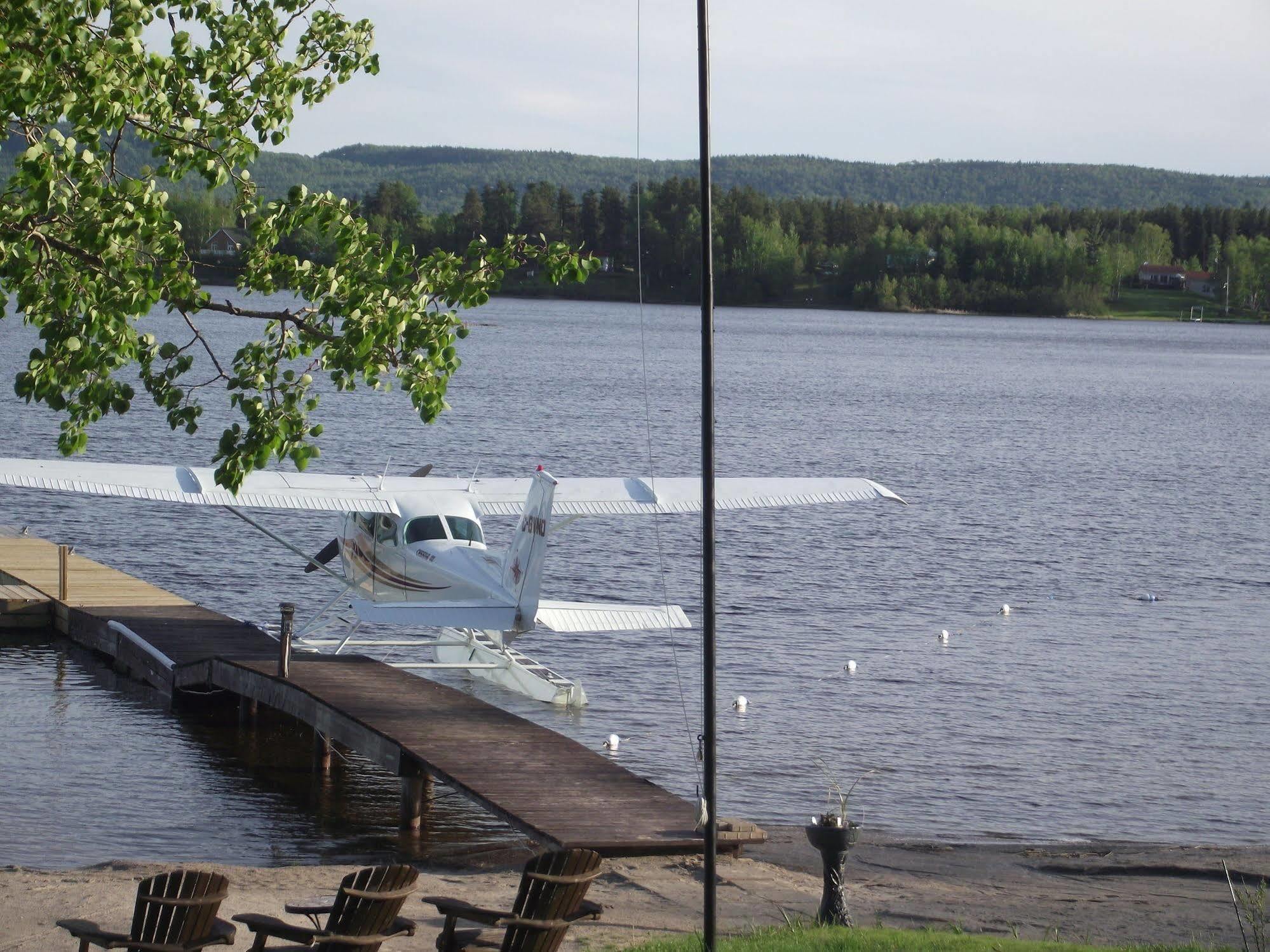 Les Chalets Baie Cascouia Larouche Luaran gambar