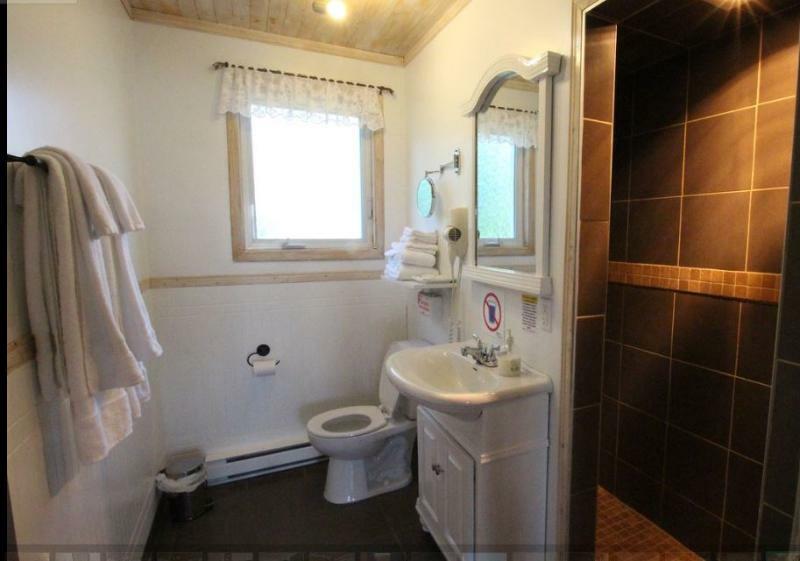 Les Chalets Baie Cascouia Larouche Luaran gambar
